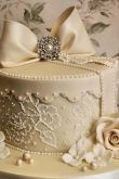 Торт в бежевом цвете свадебный