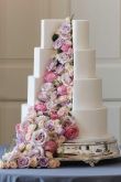 Торт свадебный с сахарными цветами