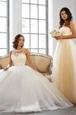 Выбор свадебного платья в свадебном салоне