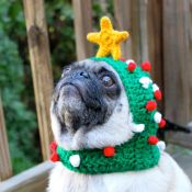 Новогодний мопс