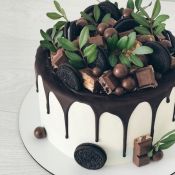 Торт с простым декором