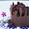 Украшение торта шоколадными сердечками