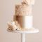 Свадебный торт одноярусный бежевый