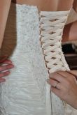 Шнуровка корсета на свадебном платье