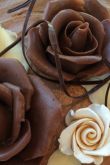 Цветы из шоколада для торта