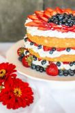 Торт свадебный одноярусный с ягодами