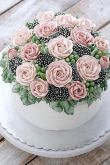 Торт свадебный с цветами из крема