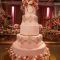 Огромный торт на свадьбу