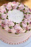 Торт с кремовыми цветами свадебный