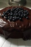 Шоколадно черничный торт