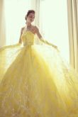 Свадебное платье желтого цвета
