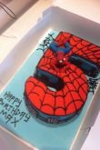 Торт в виде человека паука