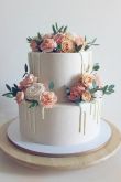 Свадебный торт с розами из мастики