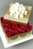 Торт в виде коробки с цветами