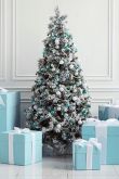 Новогодняя елка в бело голубых тонах