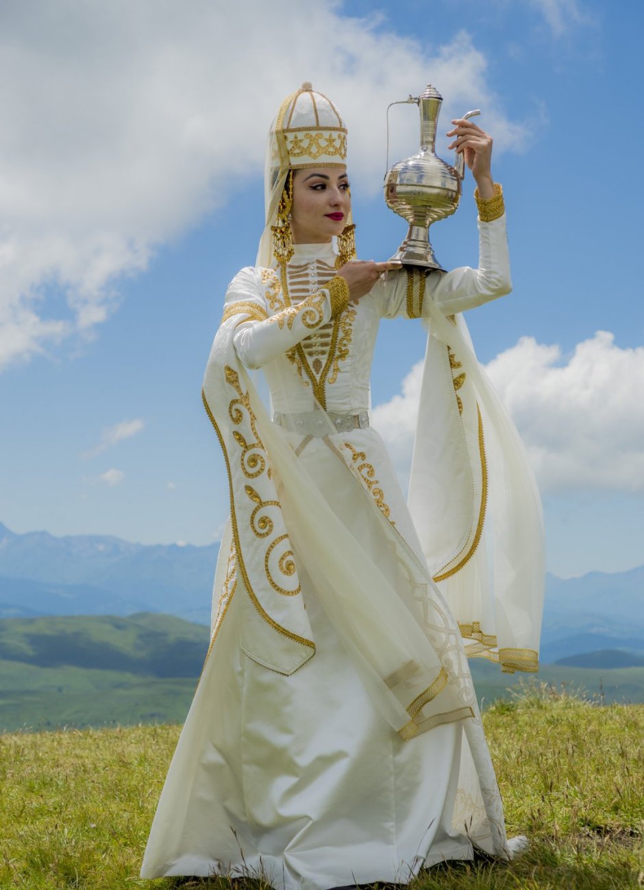 Красивые национальные костюмы