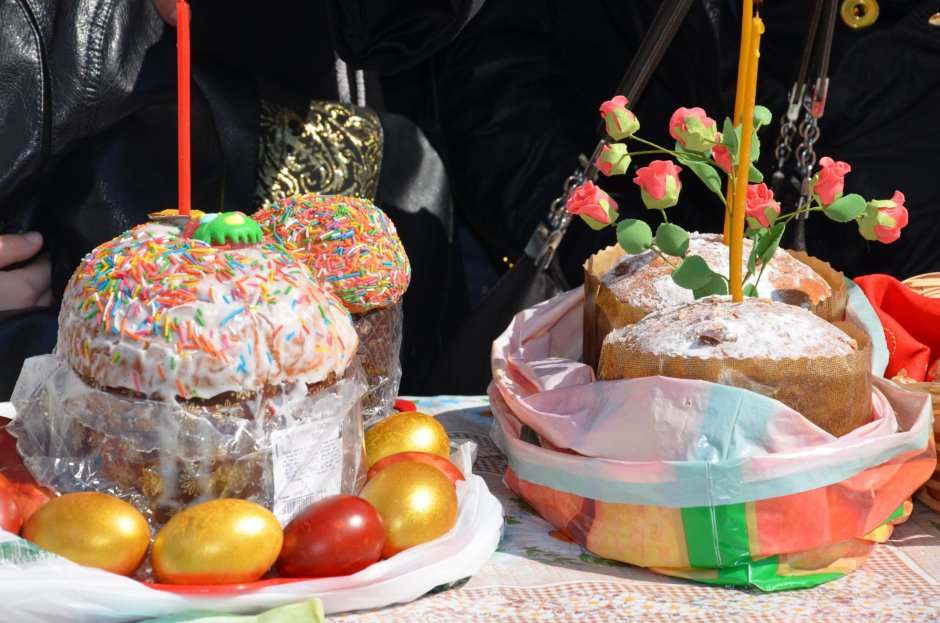 Пасхальная композиция с куличом