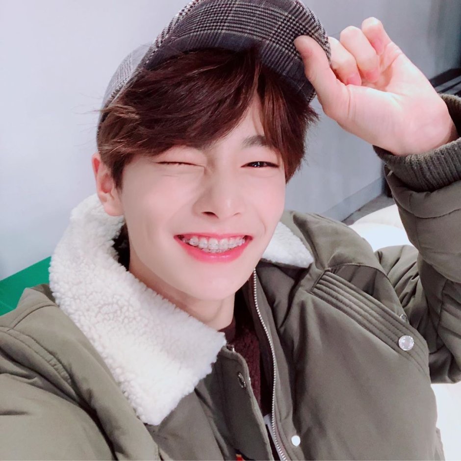 Минхо Stray Kids сердечко