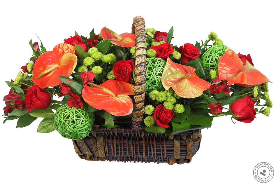 Корзинка с антуриумом и розами
