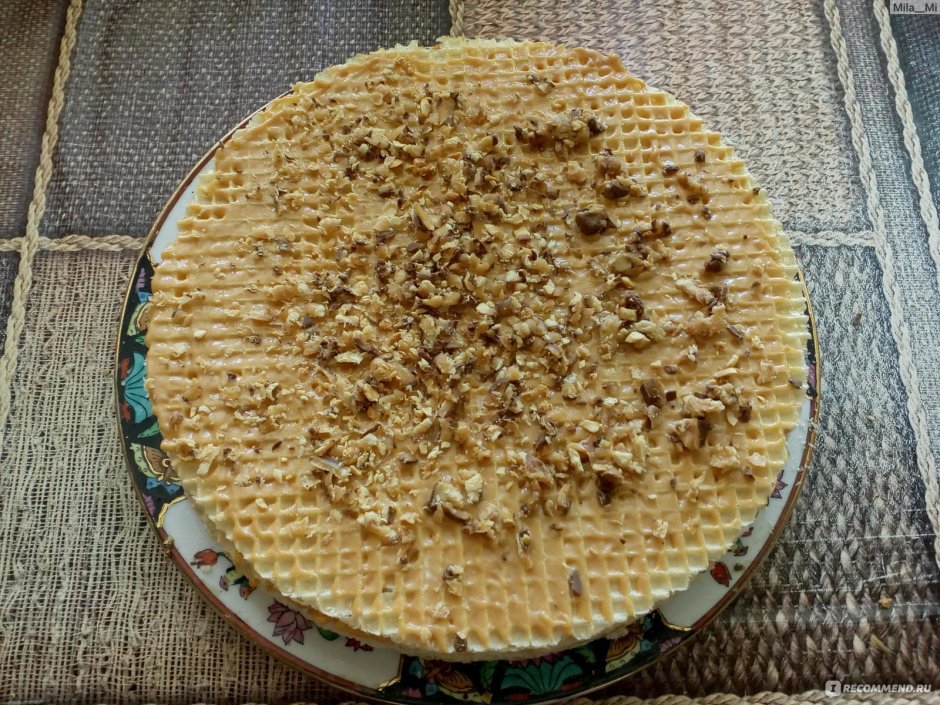 Вафельный торт со сгущенкой и фруктами