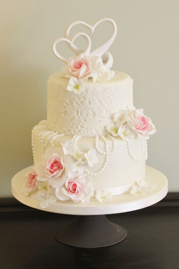 Двухуровневый свадебный торт
