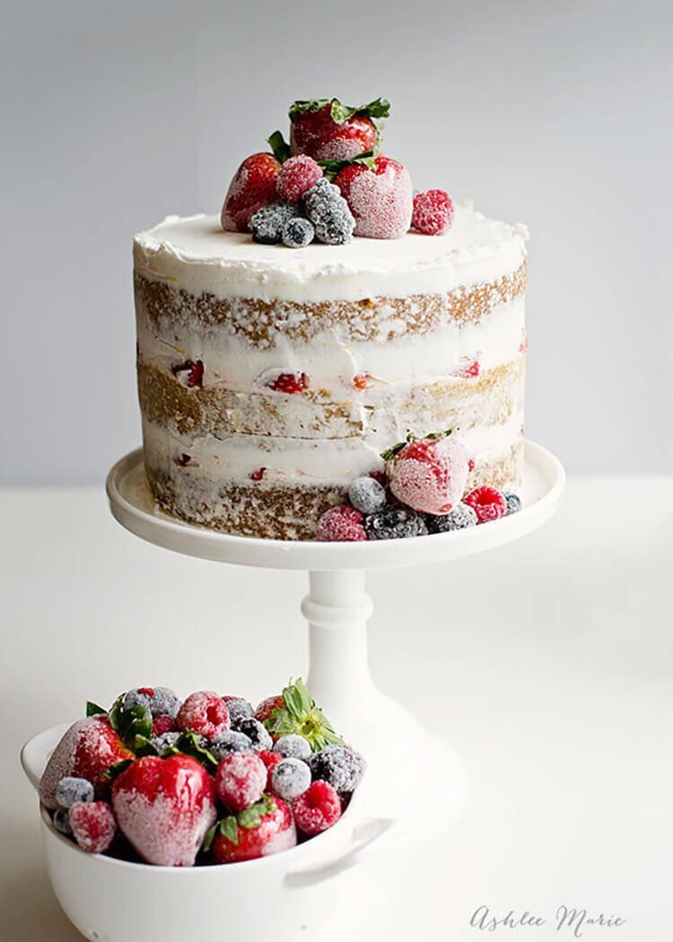 Свадебный торт одноярусный с ягодами