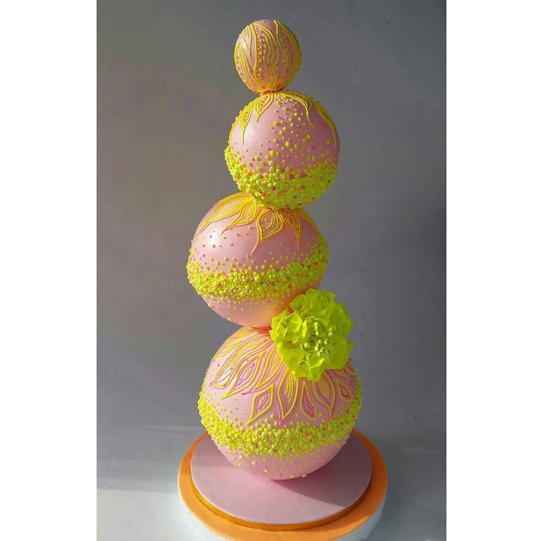 Сделать торт из шаров. Шарообразный торт. Шар "торт". Торт в форме шара. Необычные торты шар.