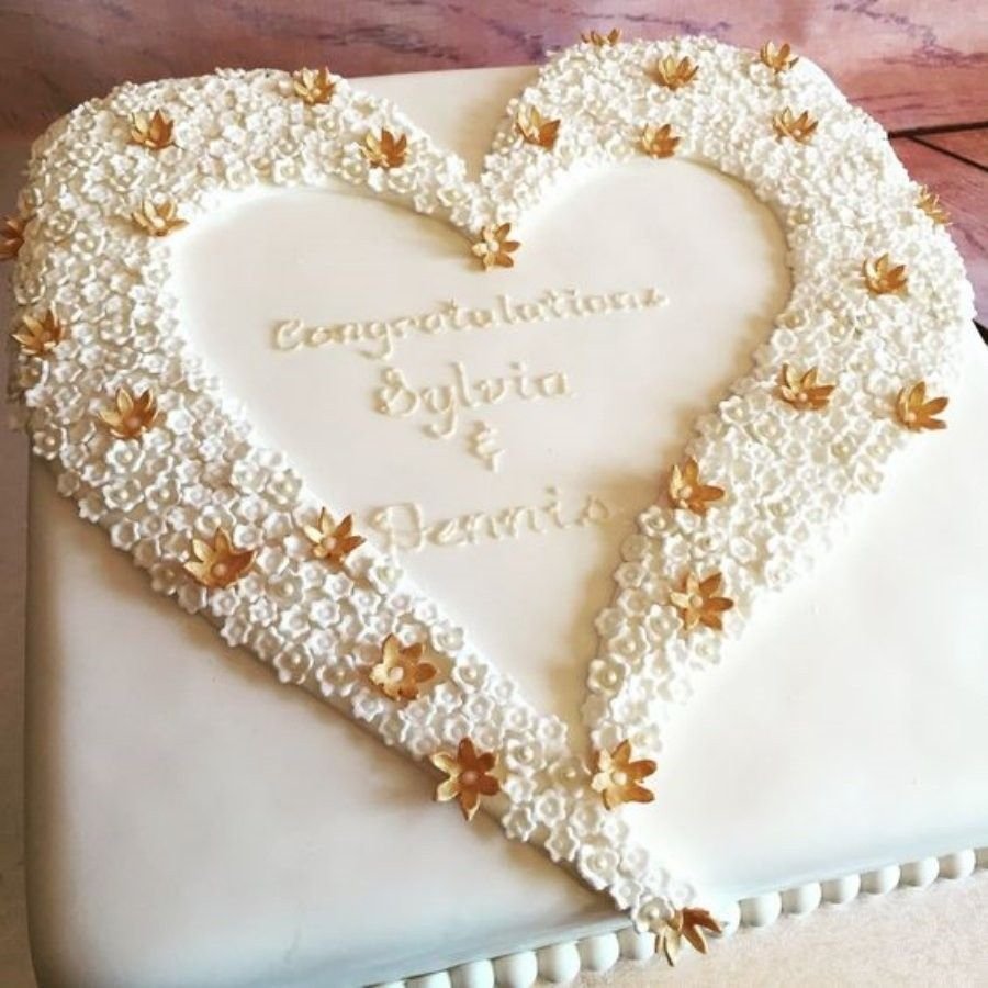 Свадебный торт в форме сердца