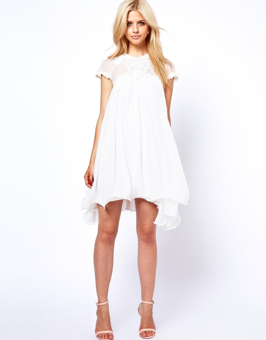 Белое платье трапеция