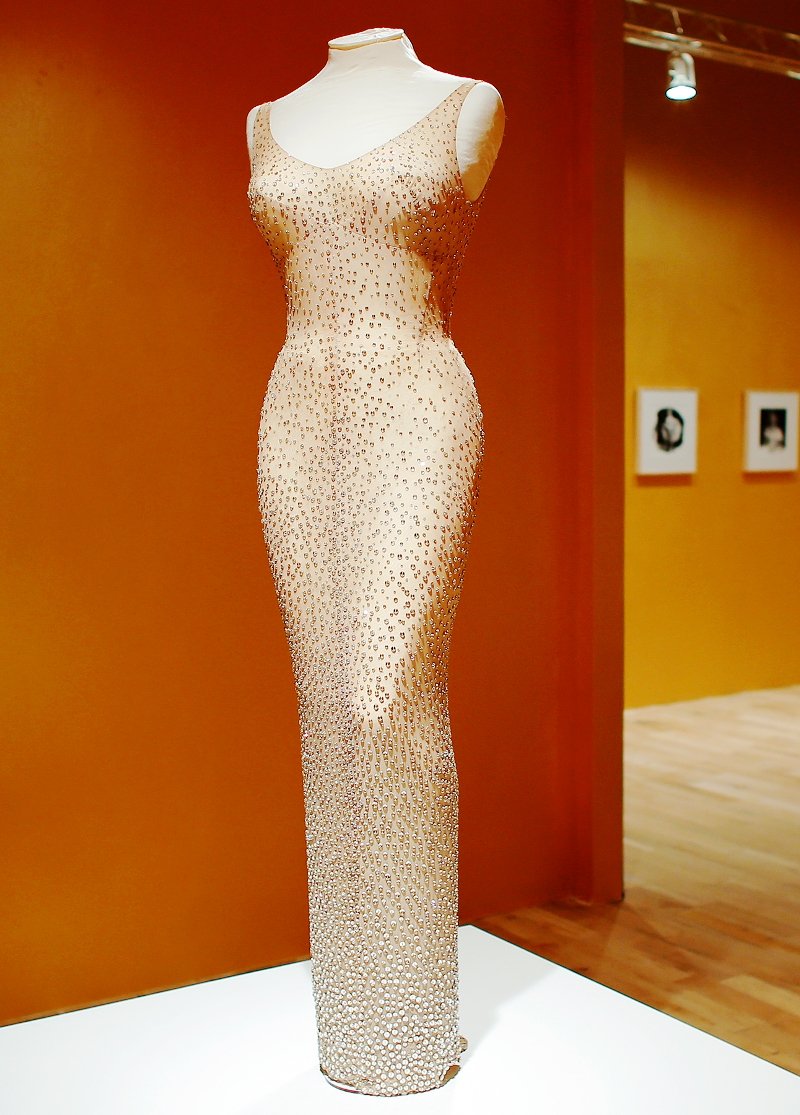 Ким Кардашян в платье Мэрилин Монро
