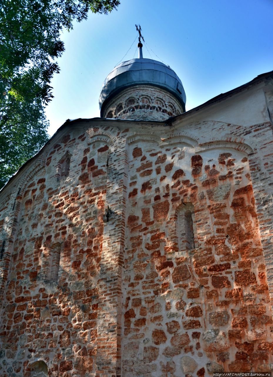 Краснокаменная Церковь в Новгороде