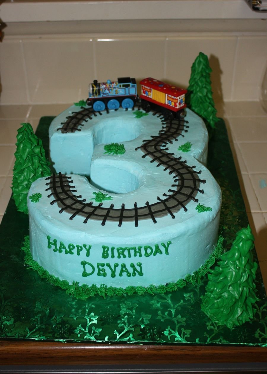 Торт с железной дорогой