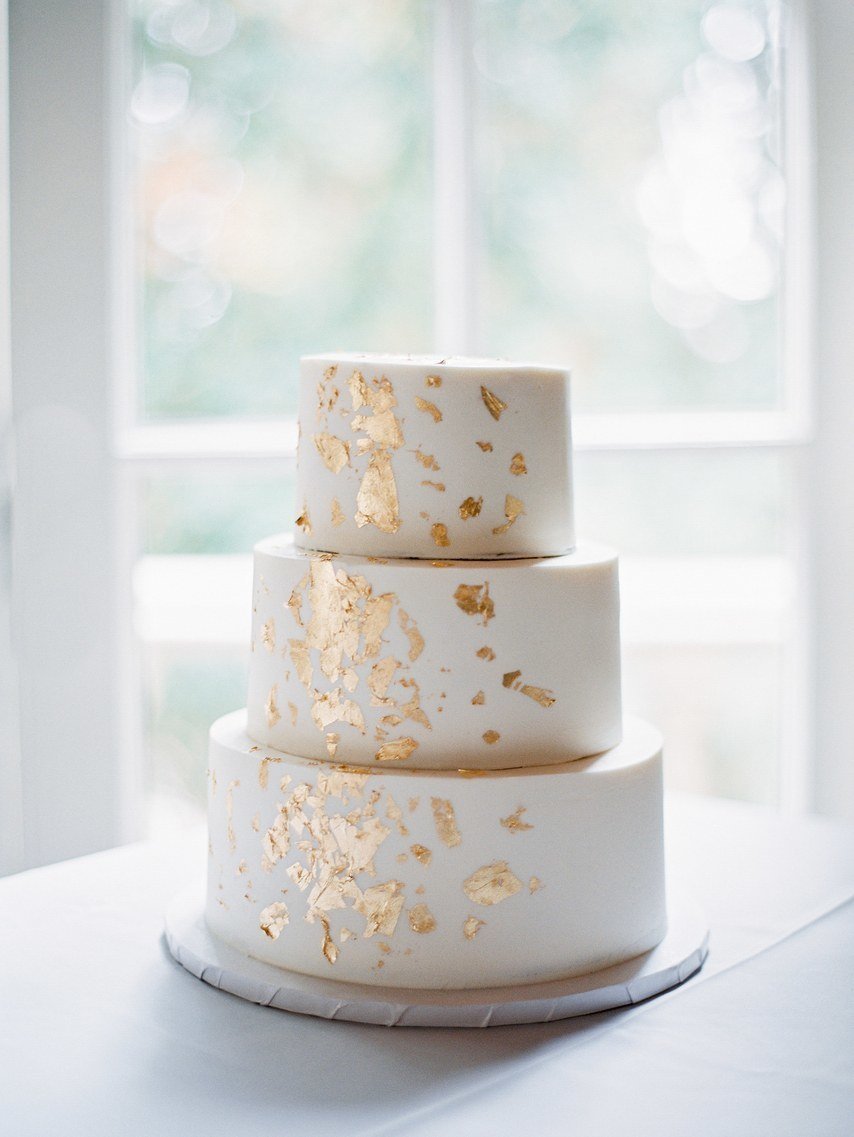 Свадебный торт с гипсофилой