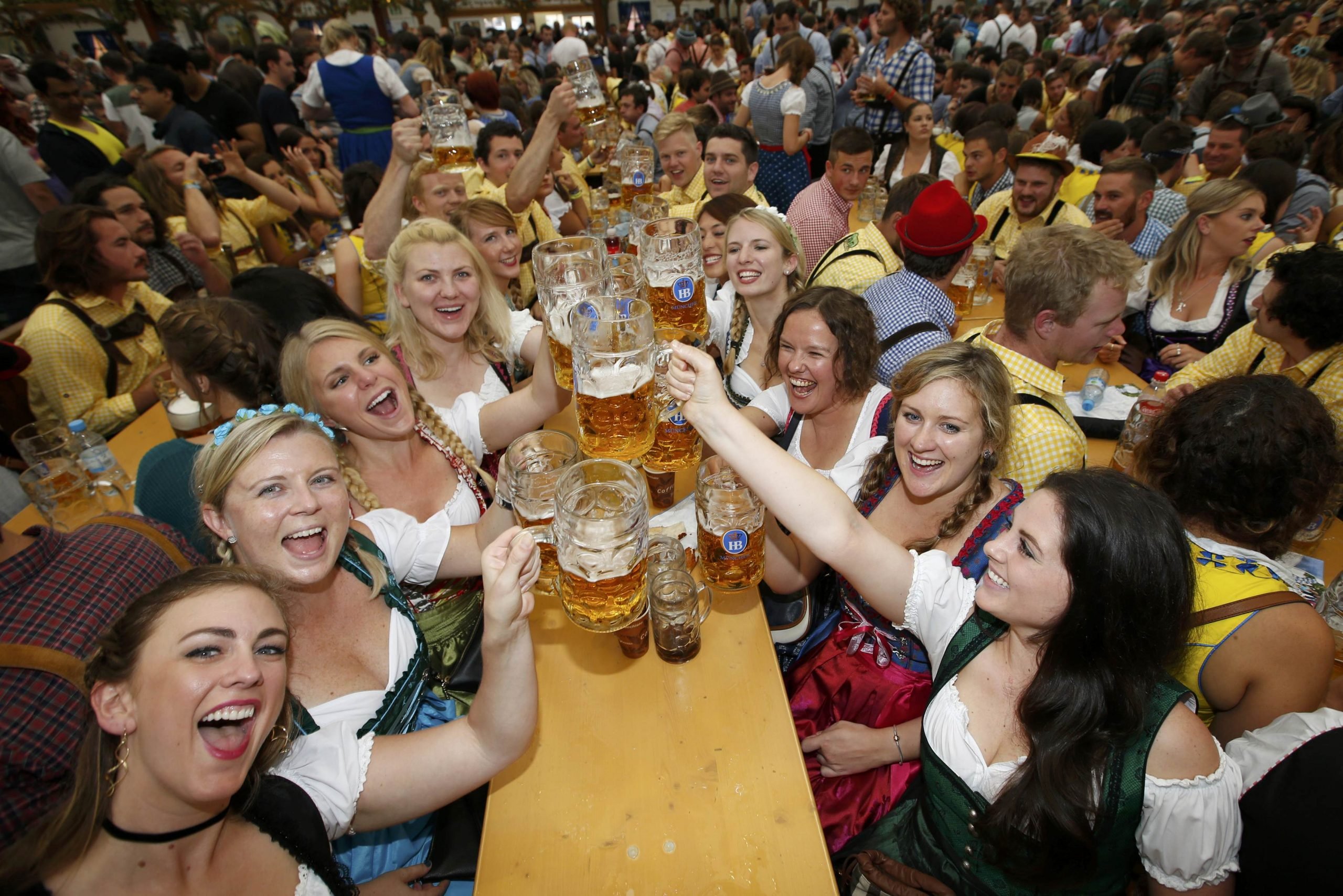 Сколько пивоварен участвуют в октоберфесте. Фестиваль Октоберфест в Германии. Октоберфест в Мюнхене.