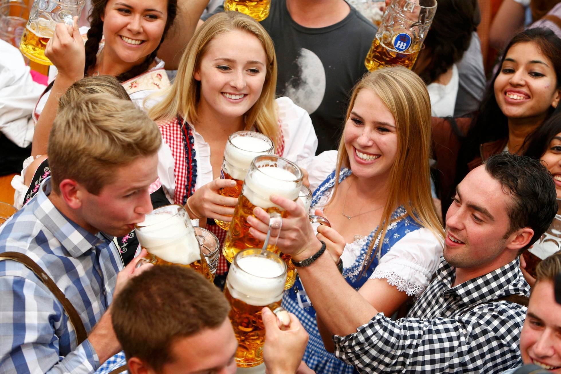 Сколько пивоварен участвуют в октоберфесте. Мюнхен Октоберфест 2016. Октоберфест в Мюнхене.