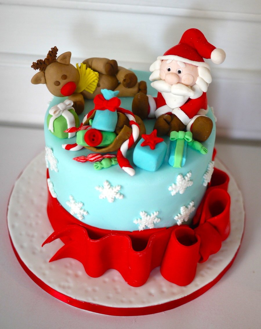 Дед Мороз из мастики на торт