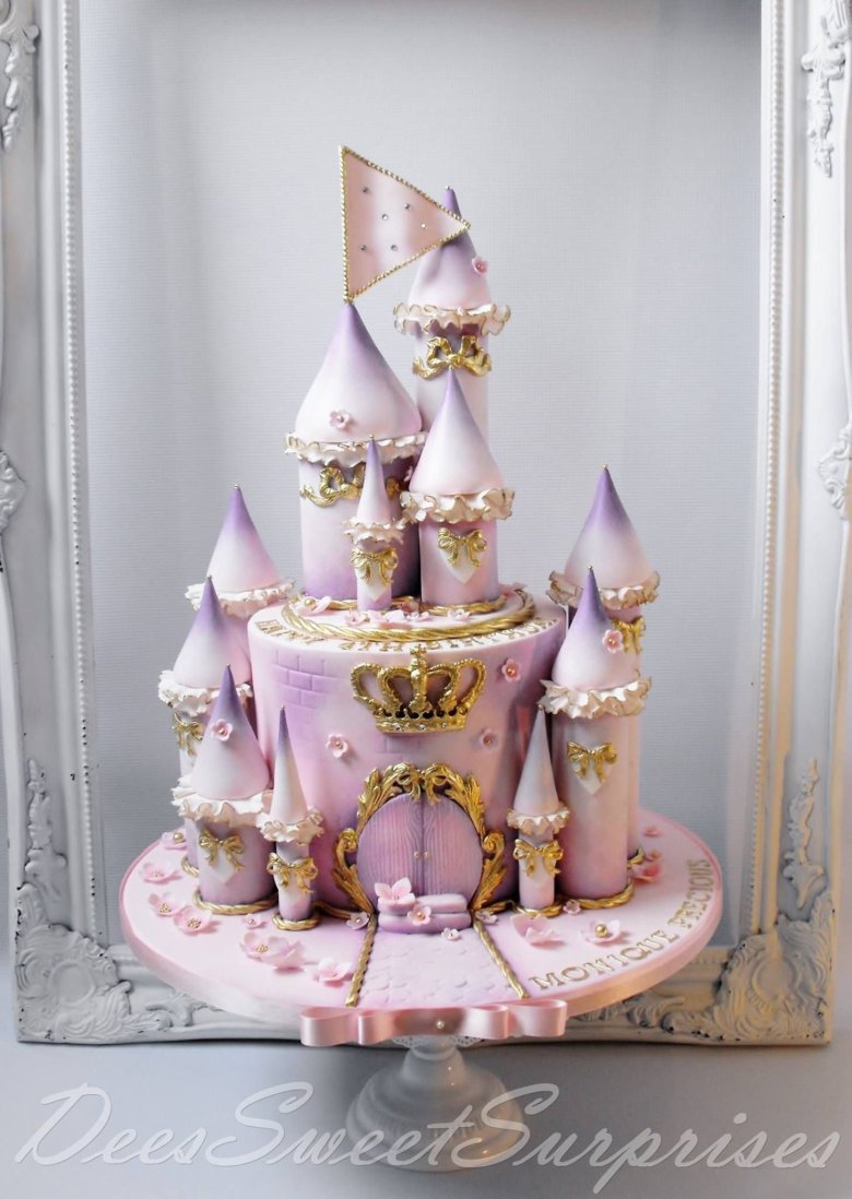 Торт замок с принцессами Диснея