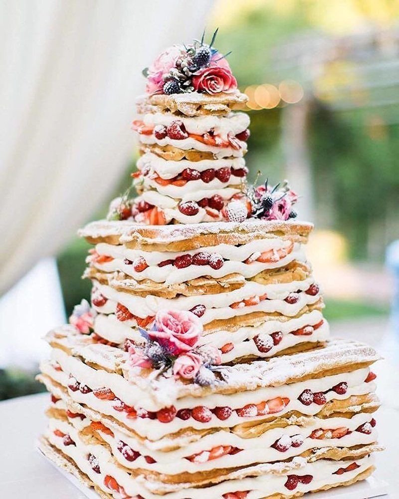 Свадебный торт открытые коржи