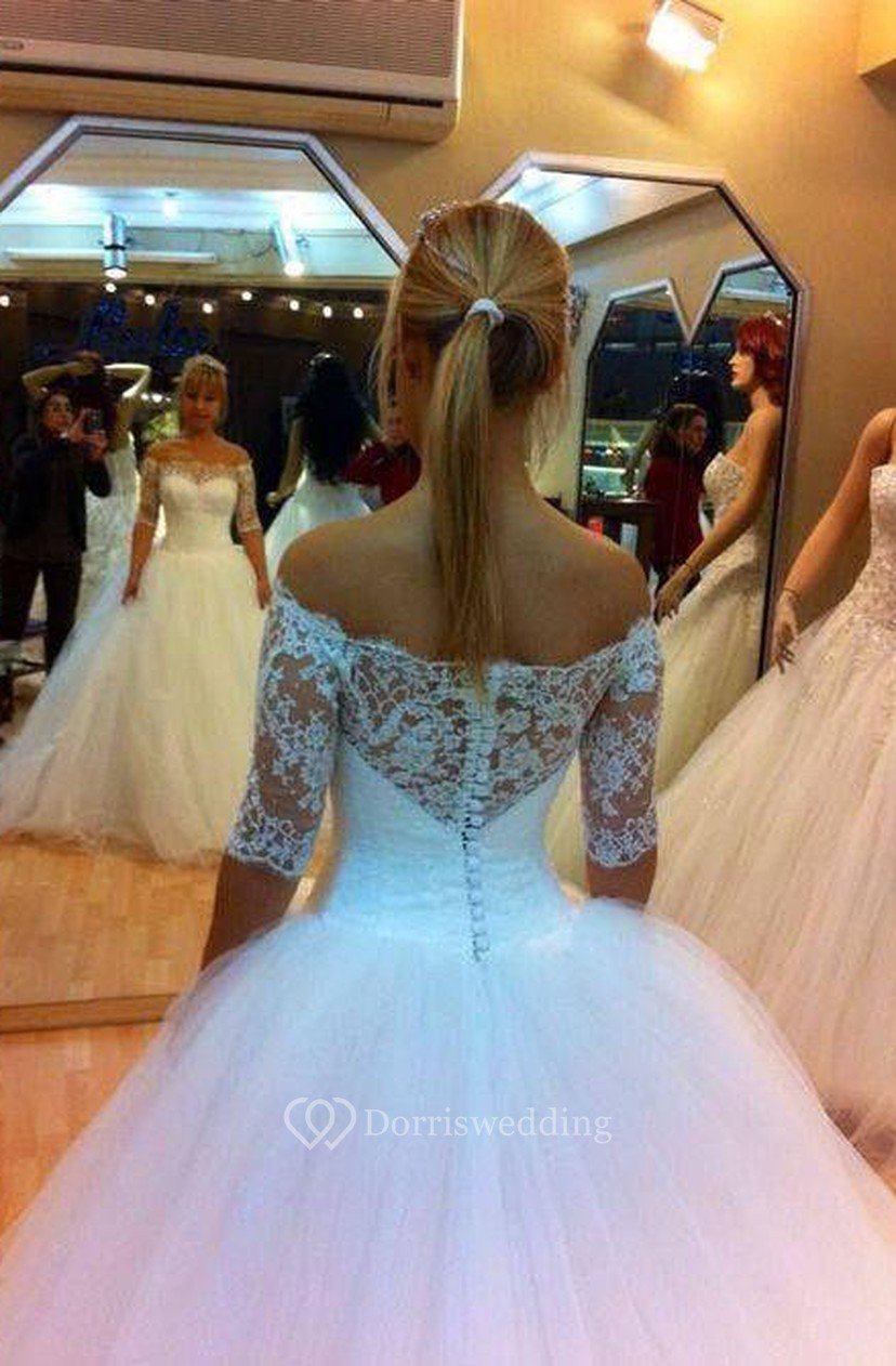 Свадебное платье пышное с кружевом