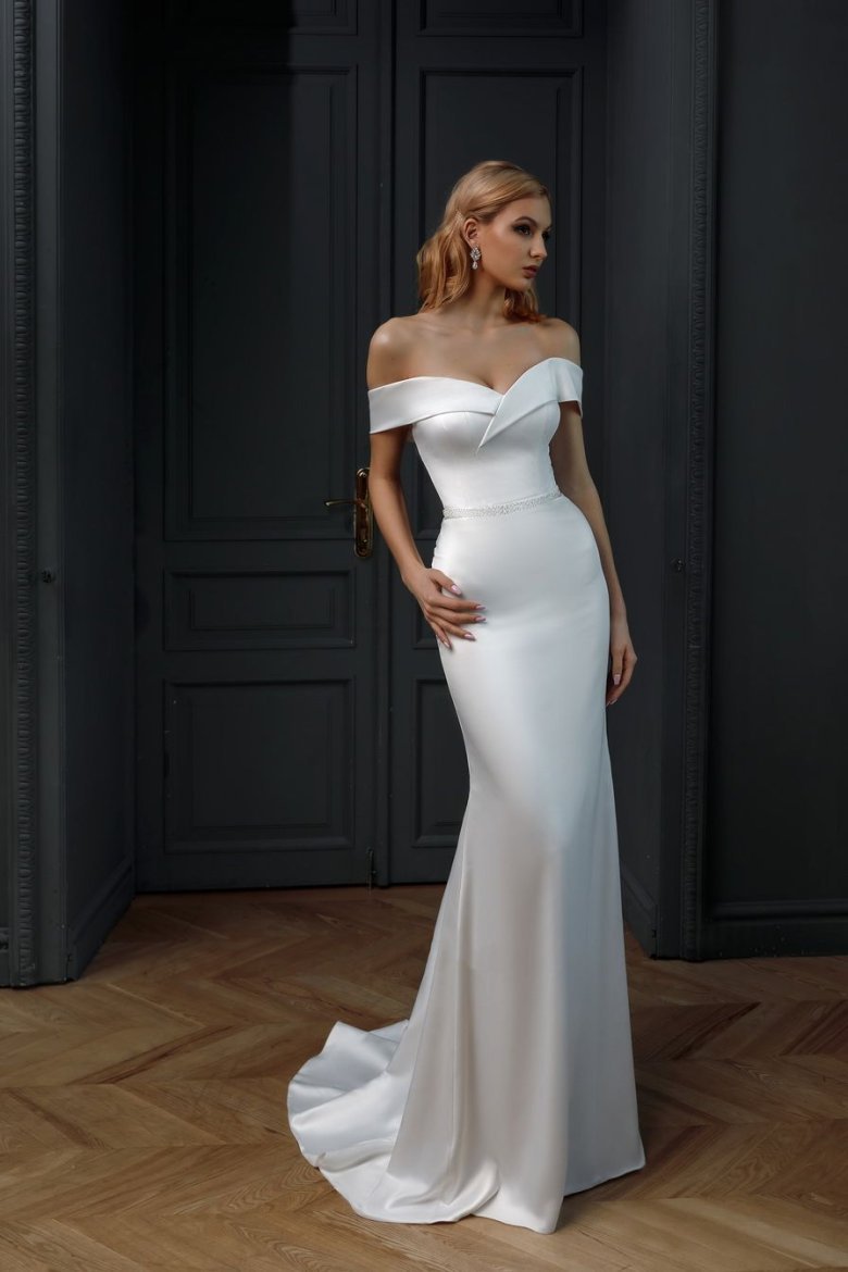 Белое свадебное платье облегающее