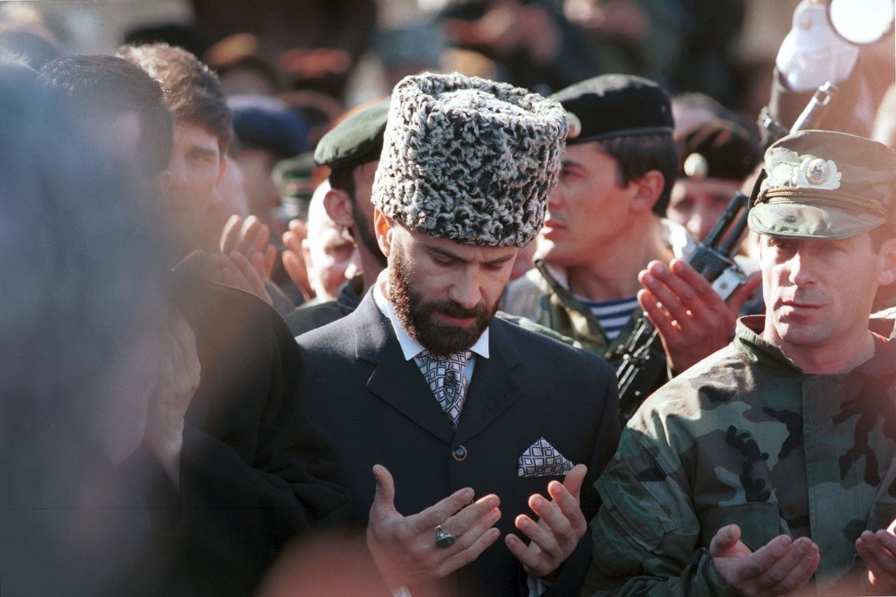 Чечни джохаром дудаевым. Аслан Масхадов Чечня. Аслан Масхадов Ичкерия.