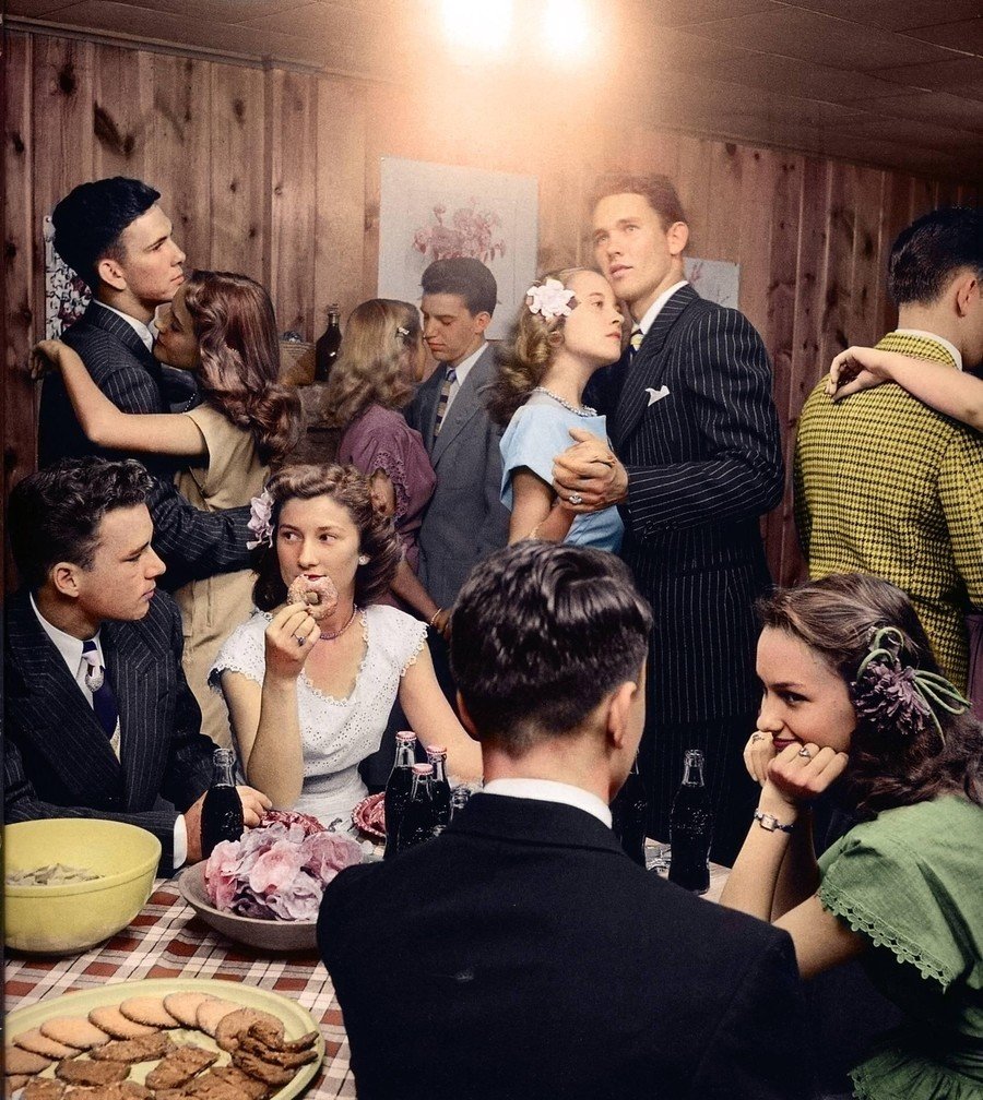 Вечеринка в стиле 1940-х годов