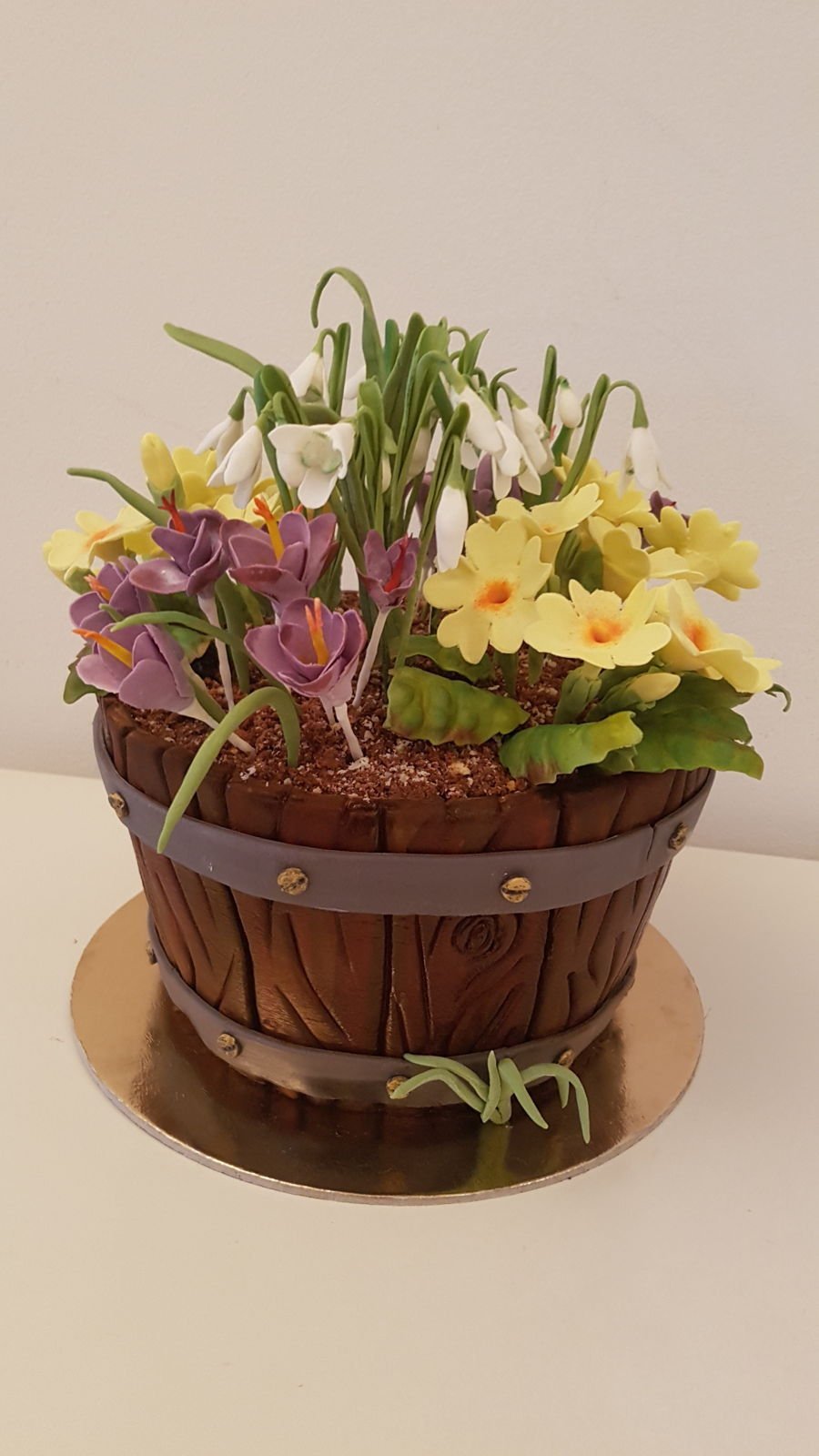 Торт горшок с цветами с вафельными цветами