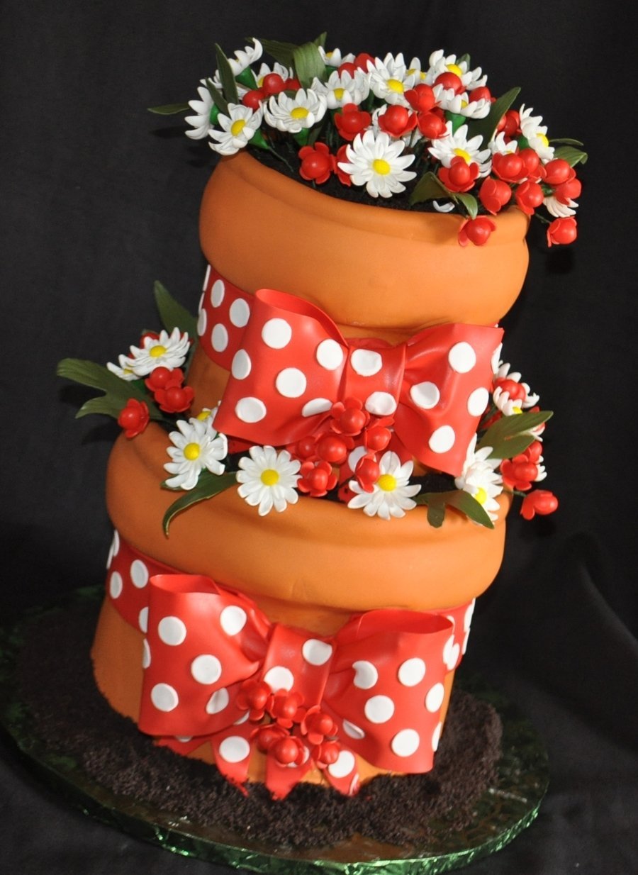 Торт лейка с цветами