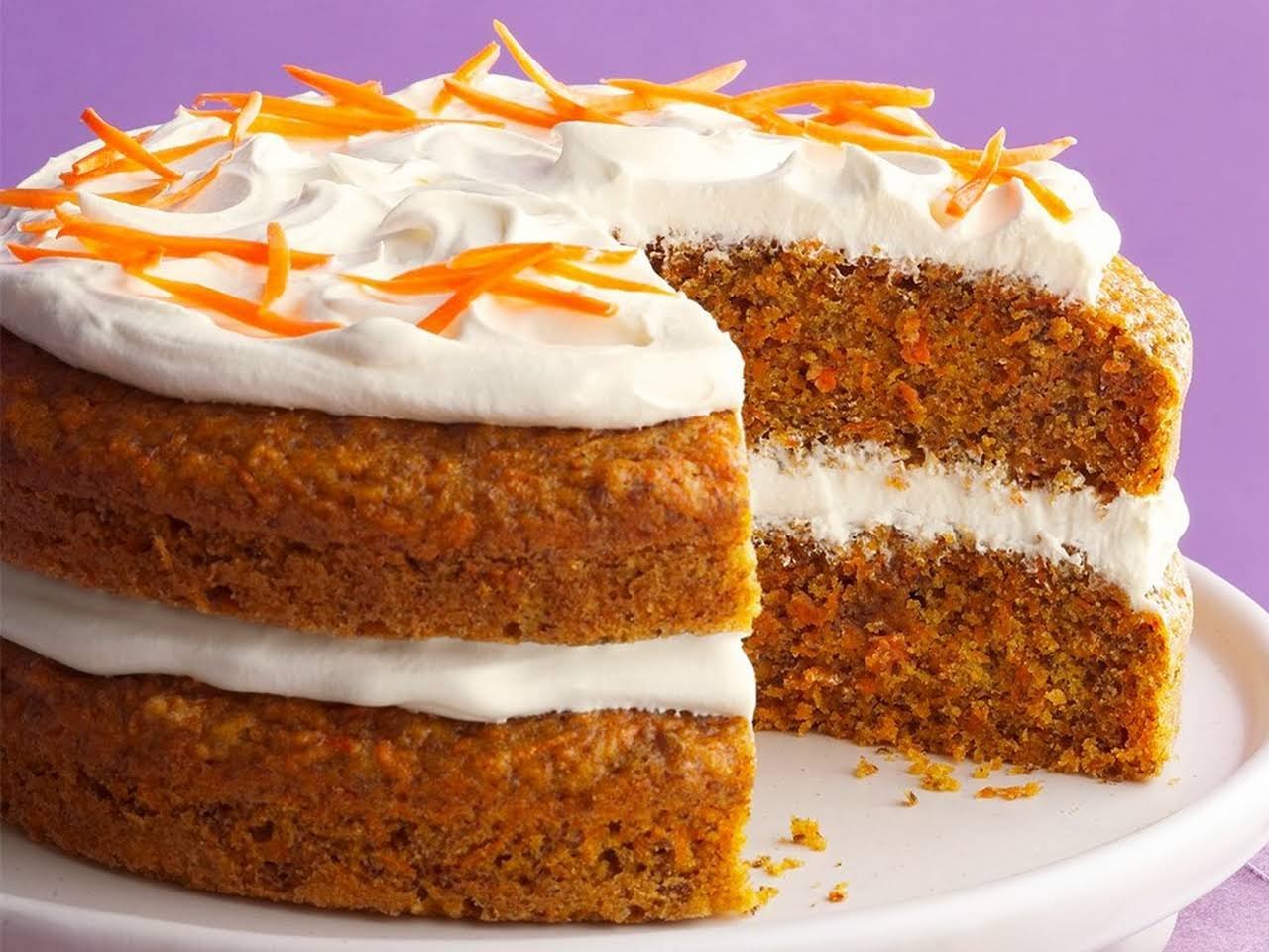 Морковный пирог без яиц. Торт морковный. Британские пекарни морковный торт. Морковный торт прямоугольный. Морковный торт Пакистан.