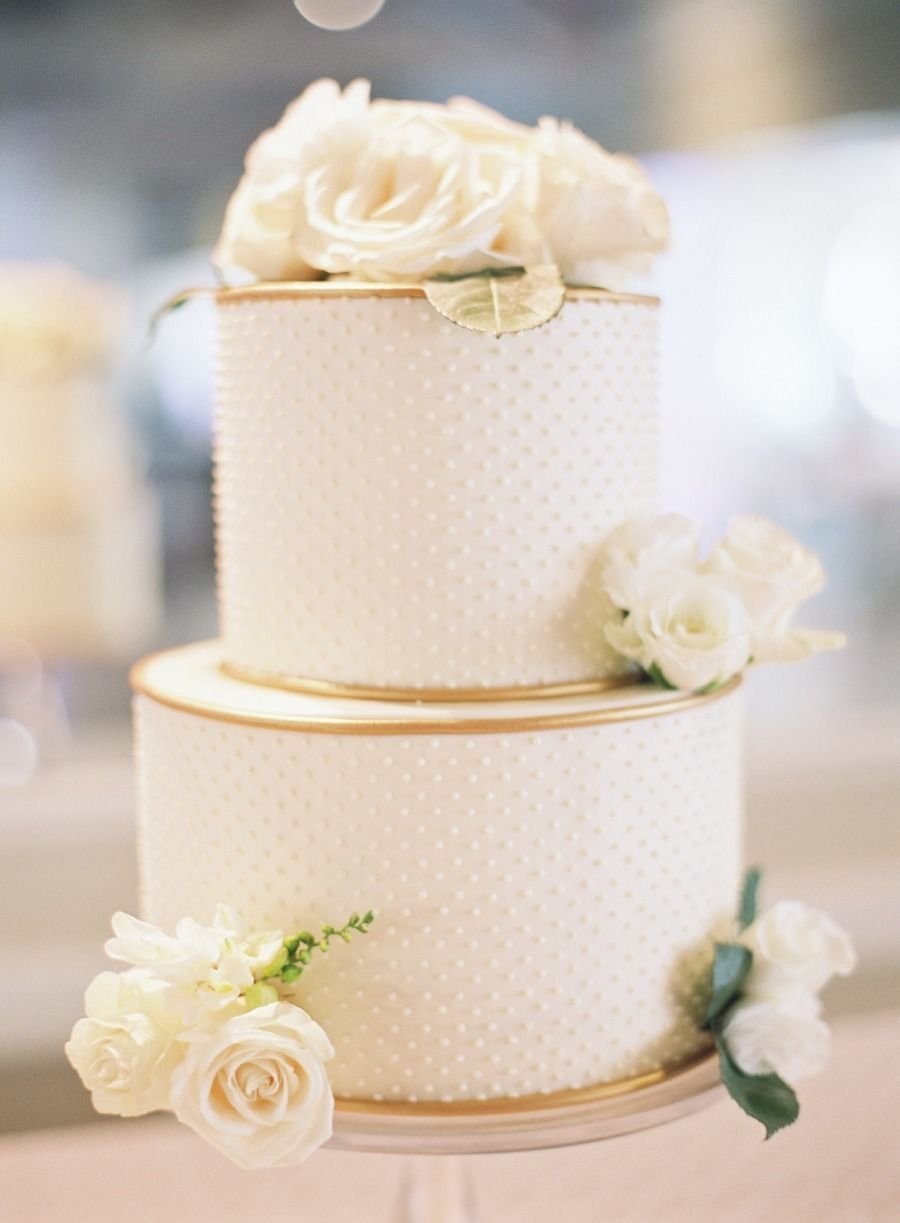 Свадебный торт белое и золото