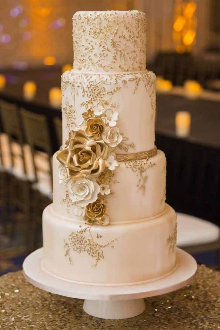 Свадебный торт в золотом цвете