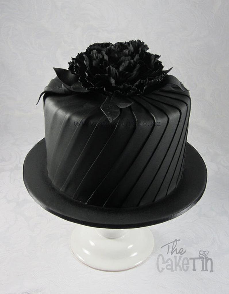 Черный торт для девушки