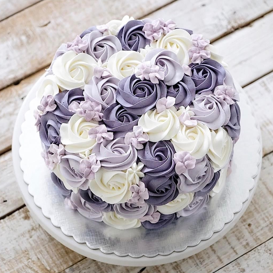 Украшение торта сухими цветами