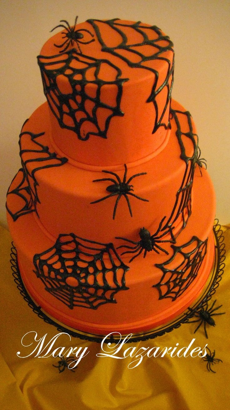 Торт с пауком и паутиной